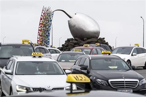 are taxis cheap in iceland